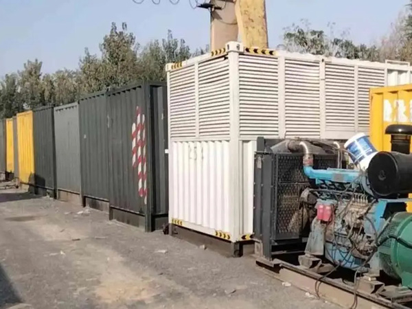 杜尔伯特200KW柴油发电机机组每小时油耗是多少？